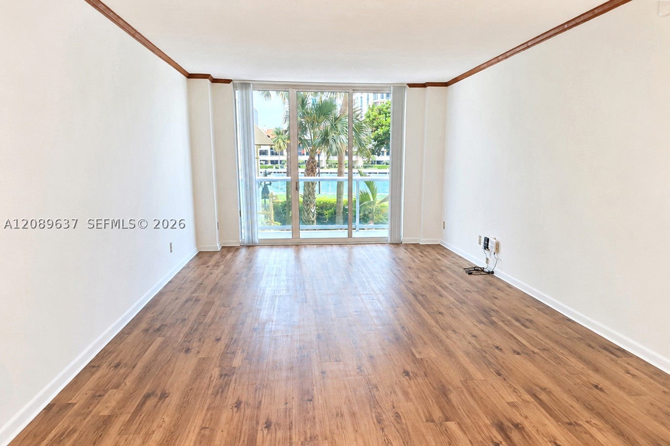 19390 Collins Ave 119