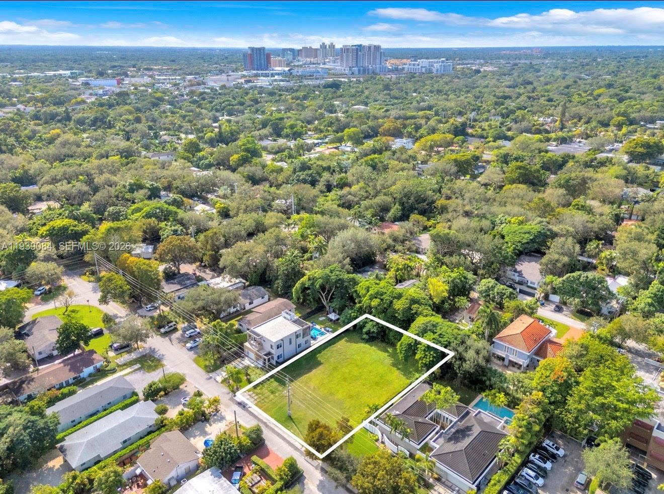 SUNSET VILLAS - Land