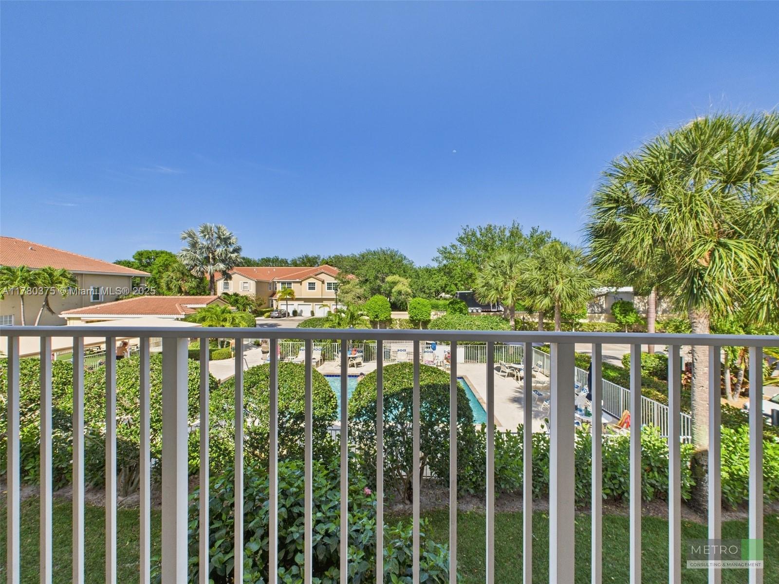 112 Lighthouse Cir H