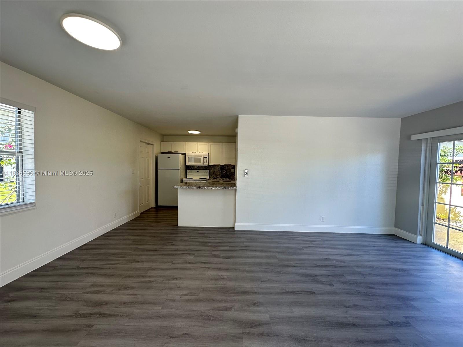 LAUDERDALE GARDENS - Residential Lease