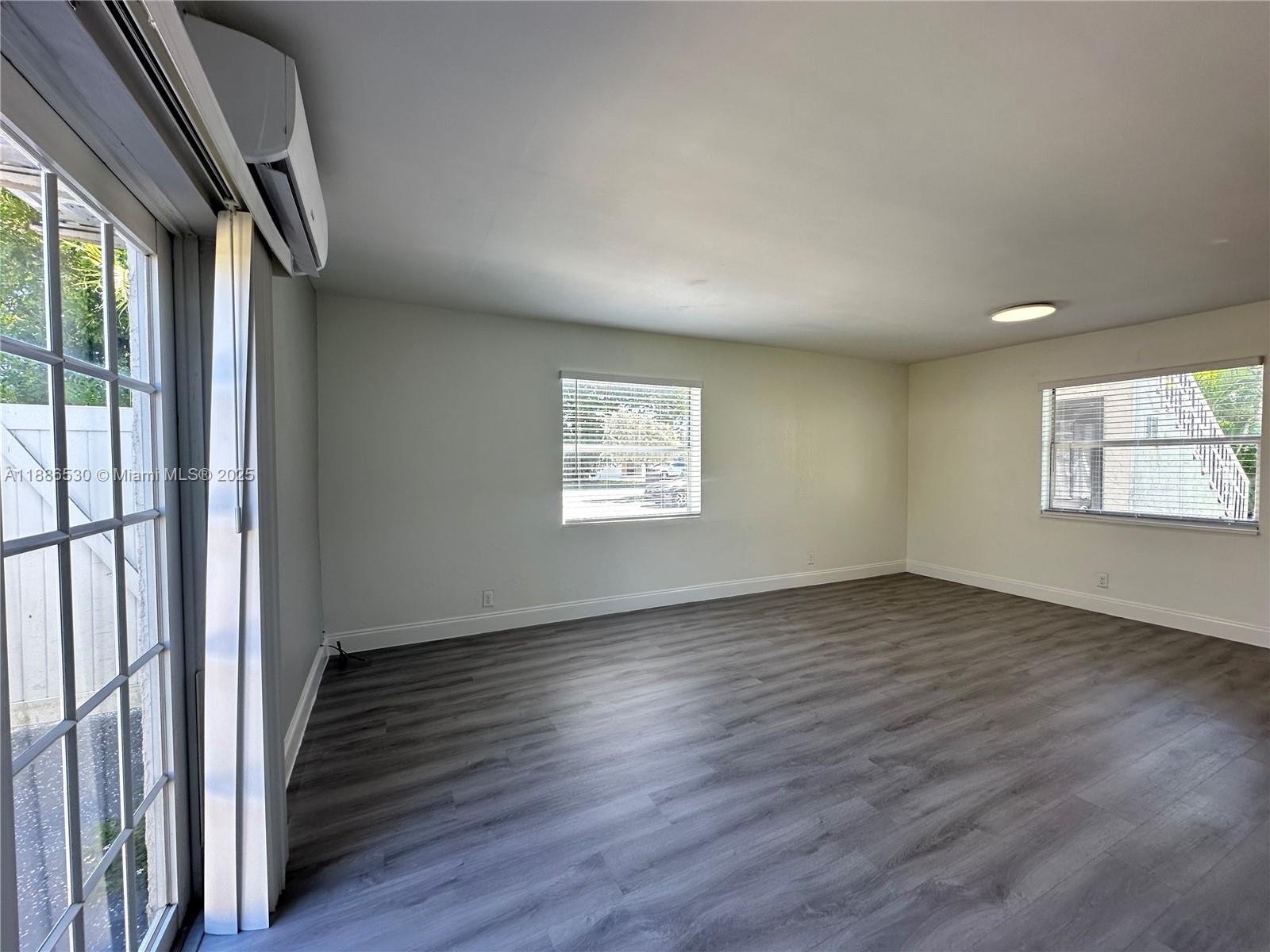 LAUDERDALE GARDENS - Residential Lease