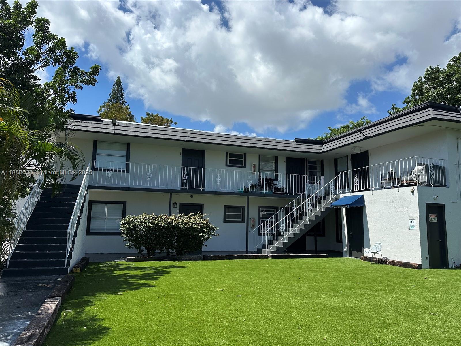 LAUDERDALE GARDENS - Residential Lease