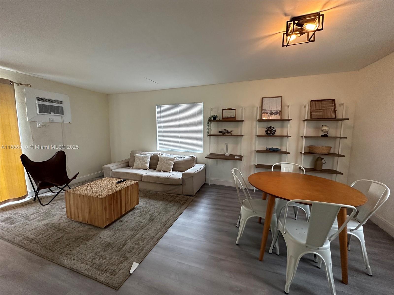 LAUDERDALE GARDENS - Residential Lease