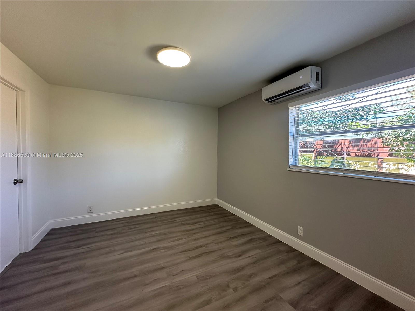 LAUDERDALE GARDENS - Residential Lease