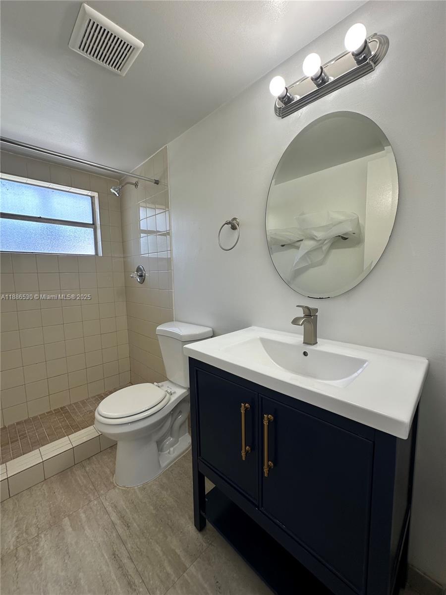 LAUDERDALE GARDENS - Residential Lease