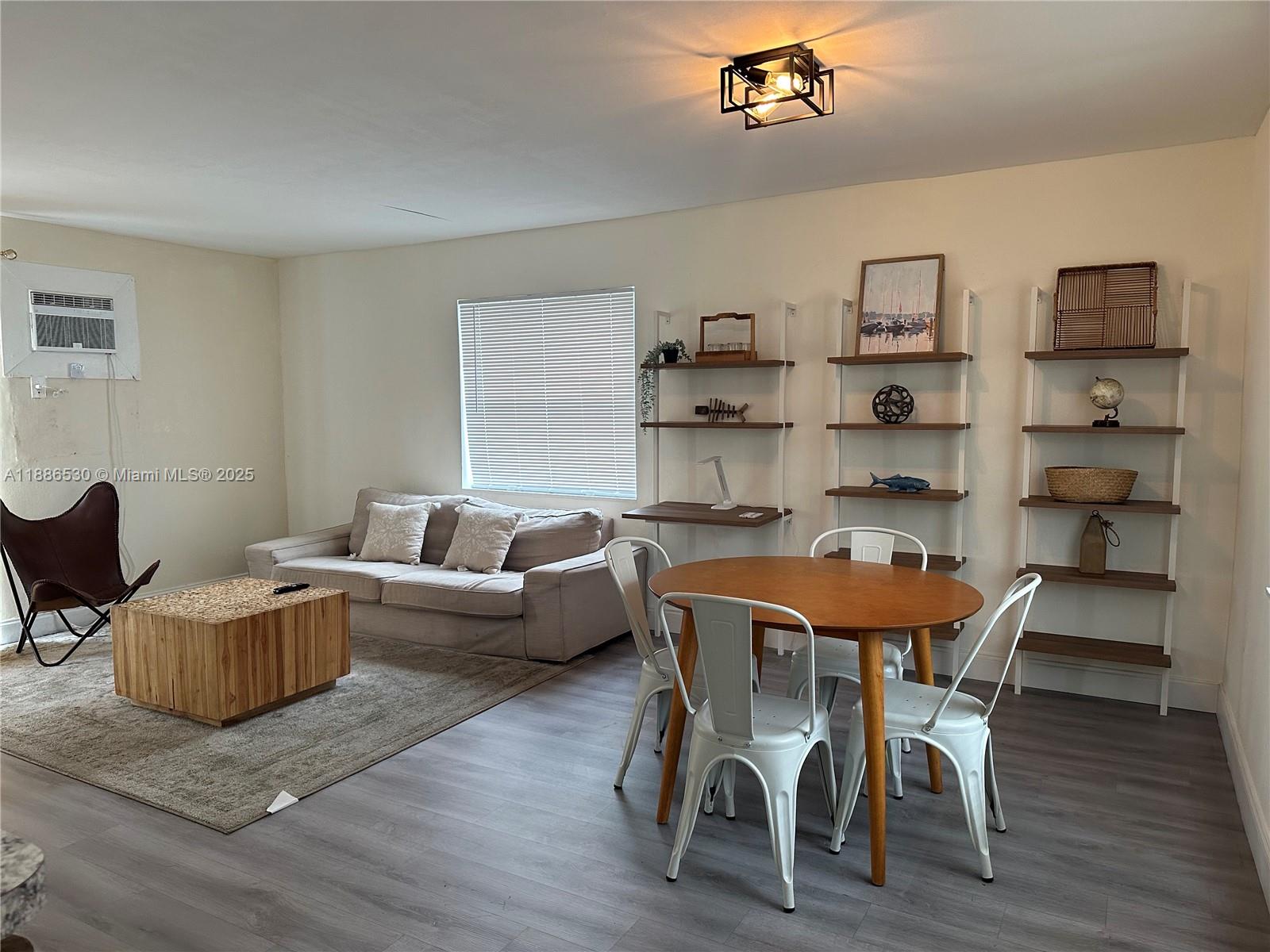 LAUDERDALE GARDENS - Residential Lease