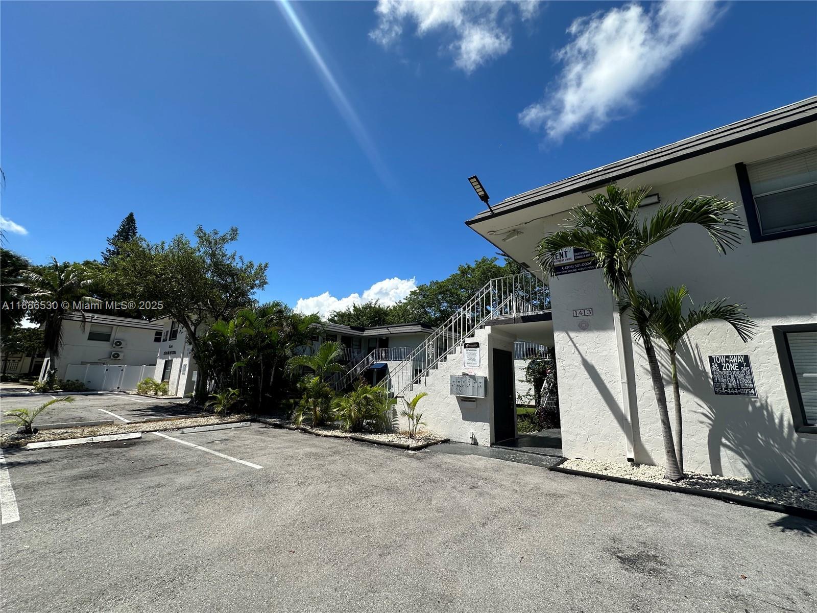 LAUDERDALE GARDENS - Residential Lease