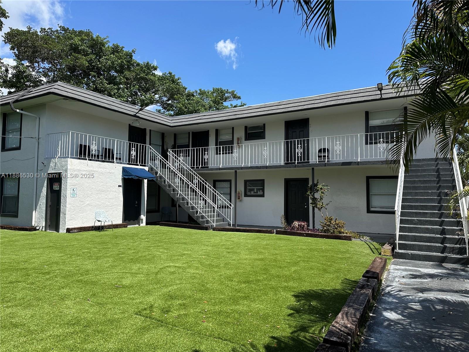 LAUDERDALE GARDENS - Residential Lease