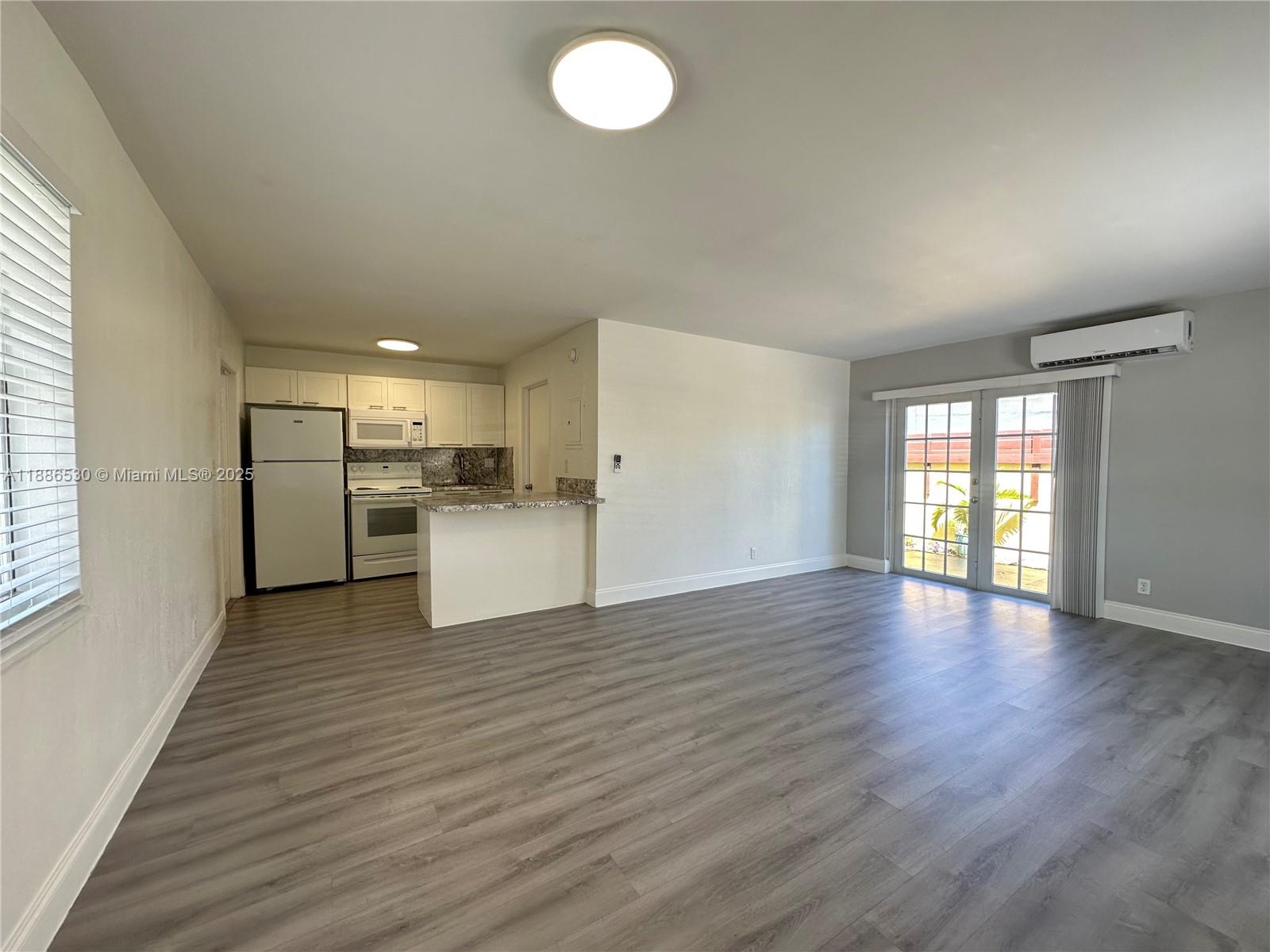 LAUDERDALE GARDENS - Residential Lease