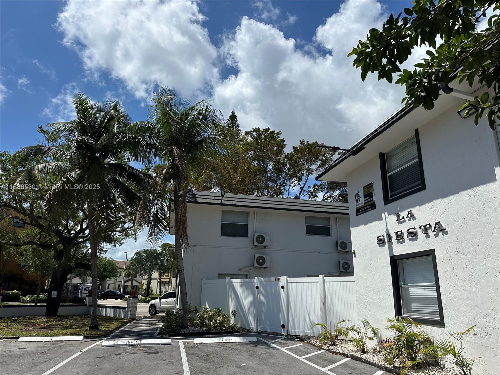 LAUDERDALE GARDENS - Residential Lease