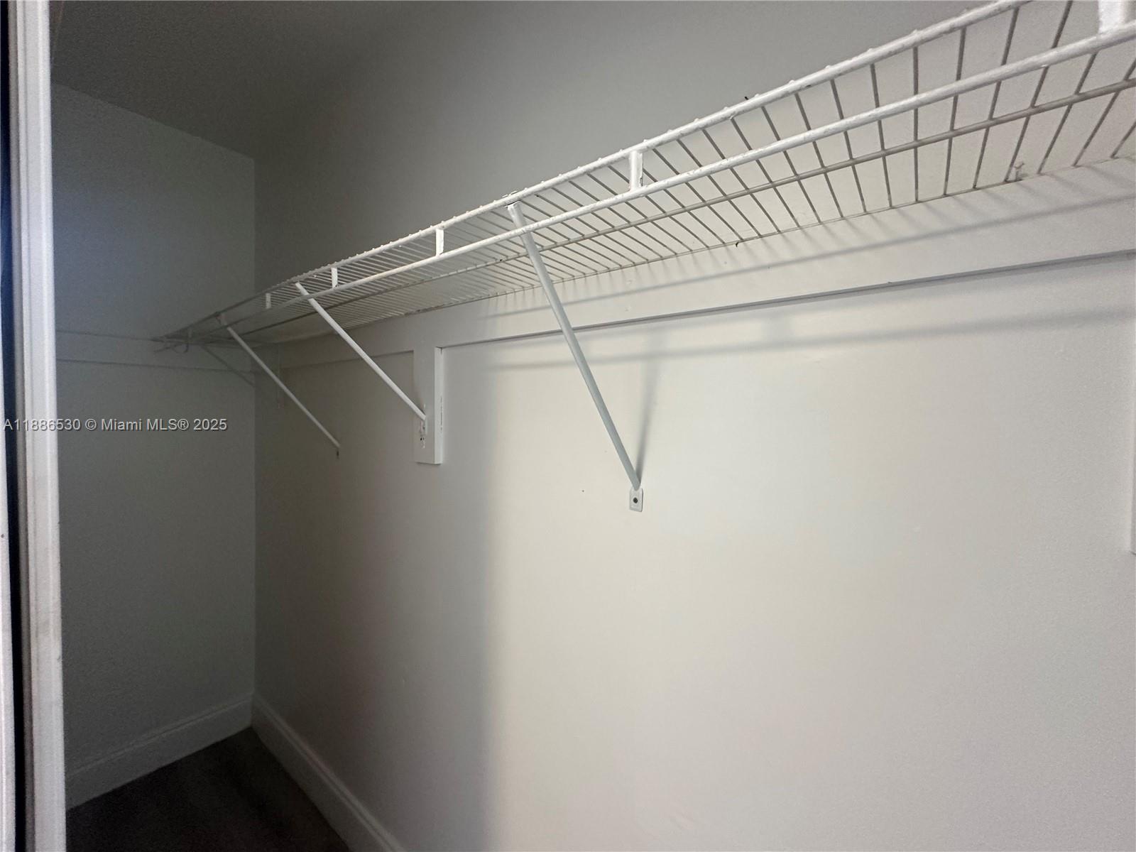 LAUDERDALE GARDENS - Residential Lease