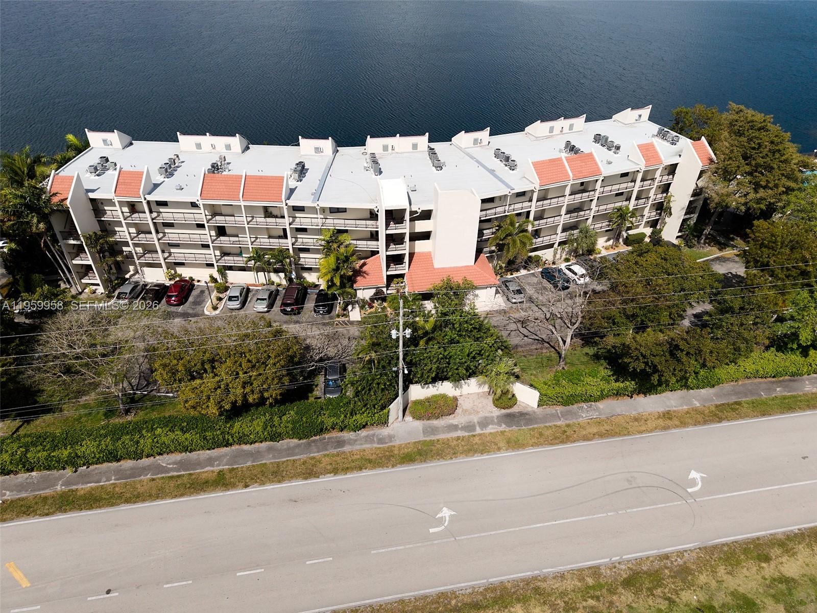 LAKE EMERALD CONDOMINIUM - Residential