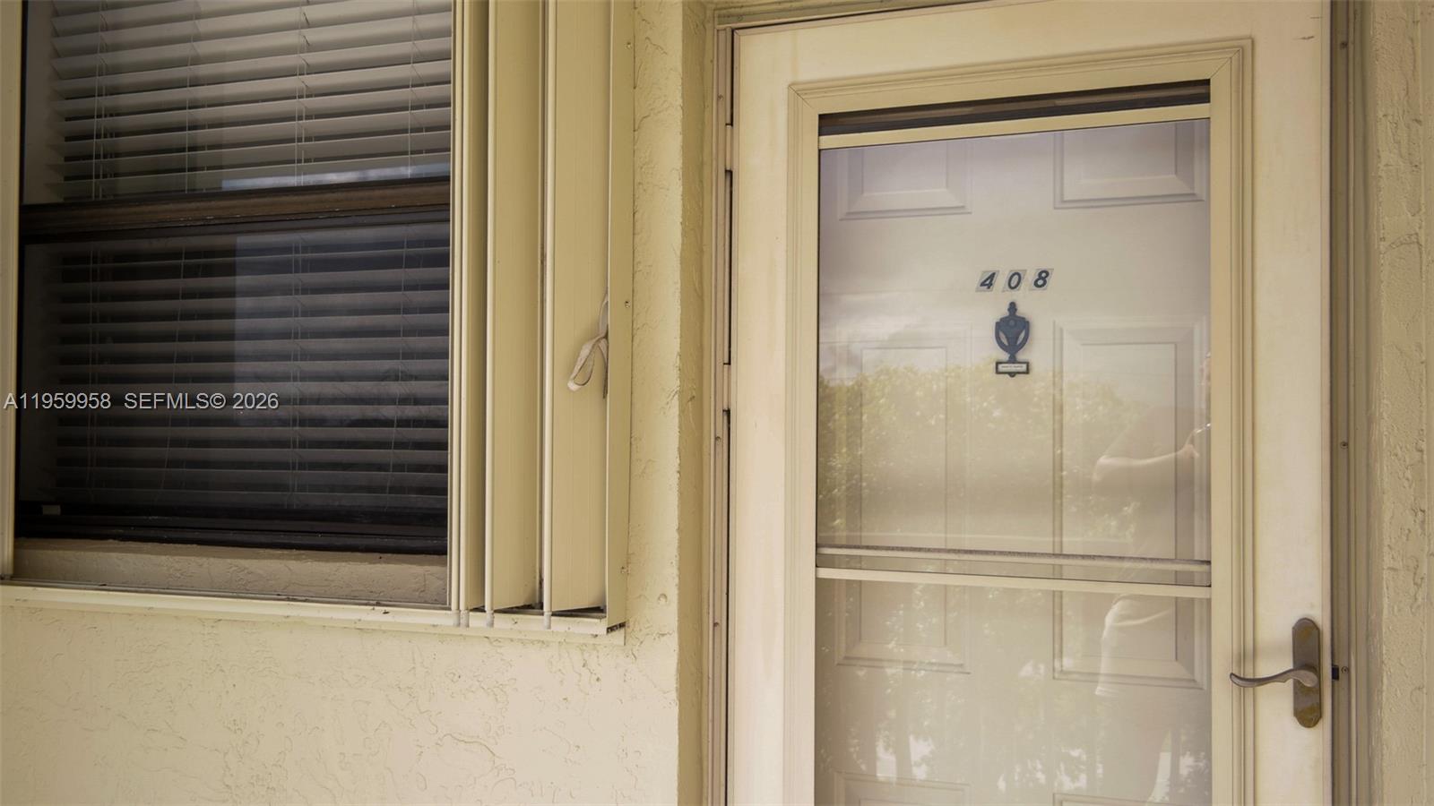 LAKE EMERALD CONDOMINIUM - Residential