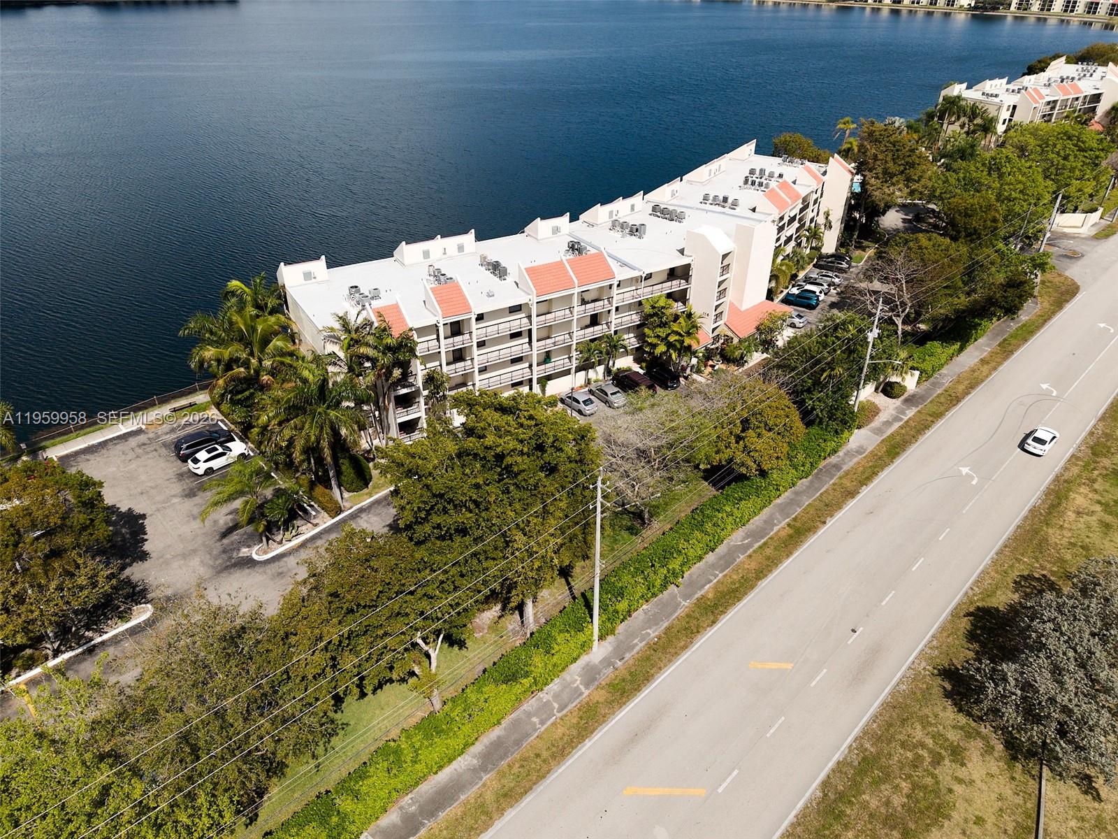 LAKE EMERALD CONDOMINIUM - Residential