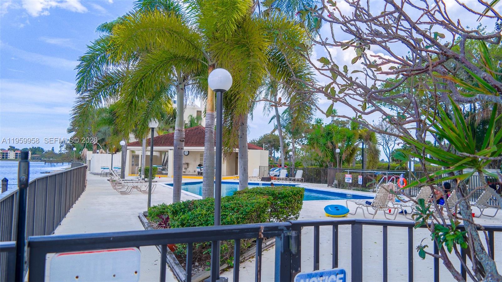 LAKE EMERALD CONDOMINIUM - Residential