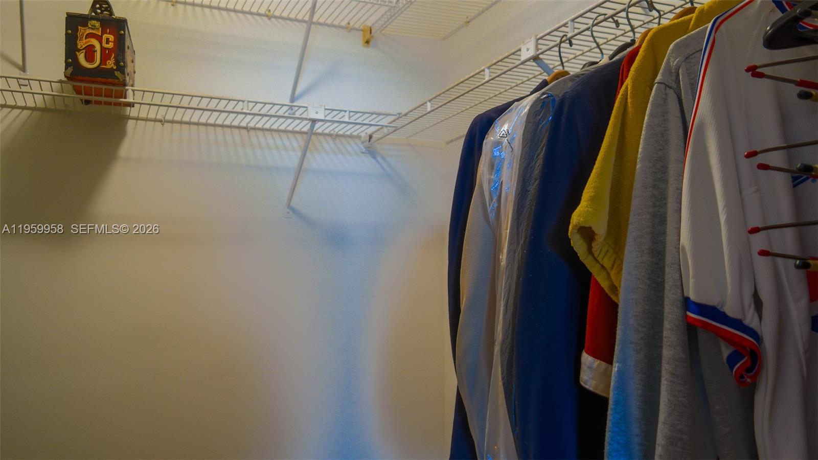 LAKE EMERALD CONDOMINIUM - Residential