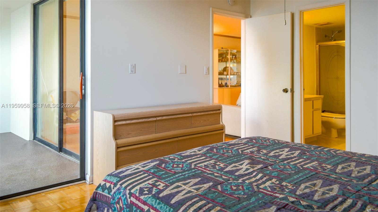 LAKE EMERALD CONDOMINIUM - Residential