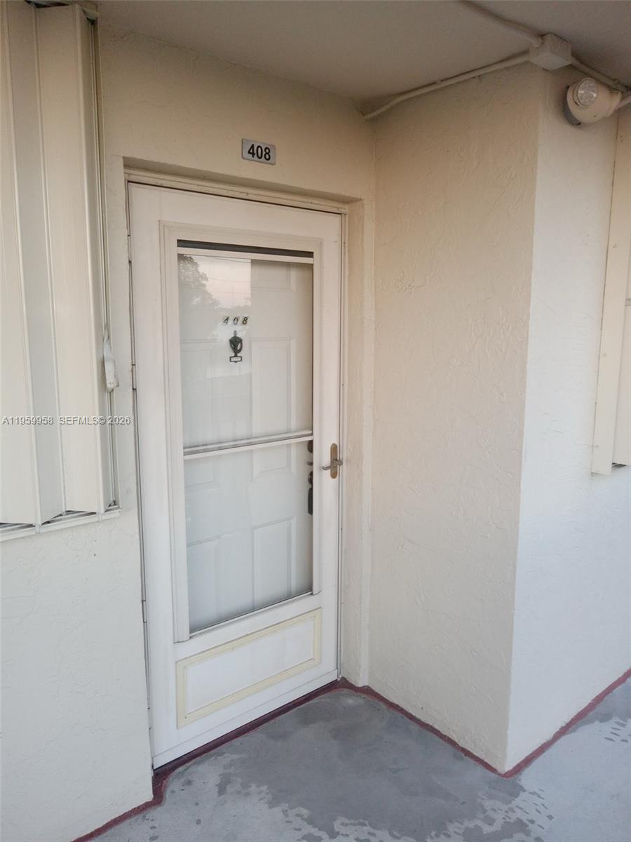 LAKE EMERALD CONDOMINIUM - Residential