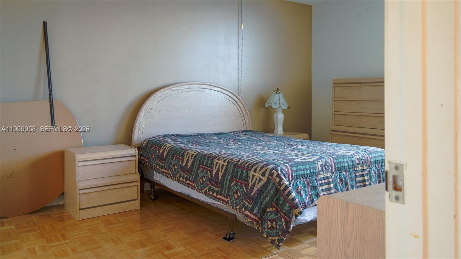 LAKE EMERALD CONDOMINIUM - Residential