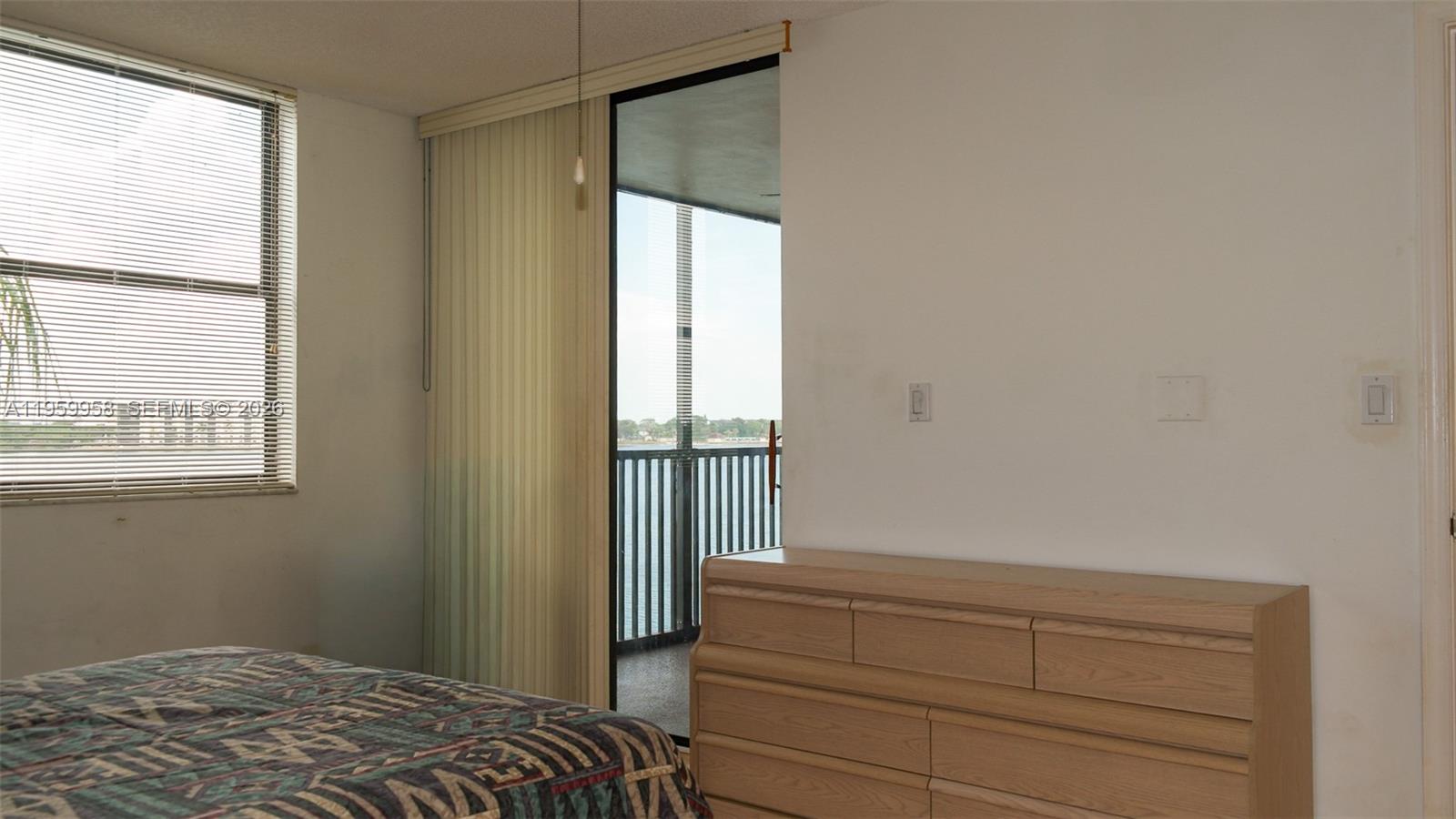 LAKE EMERALD CONDOMINIUM - Residential