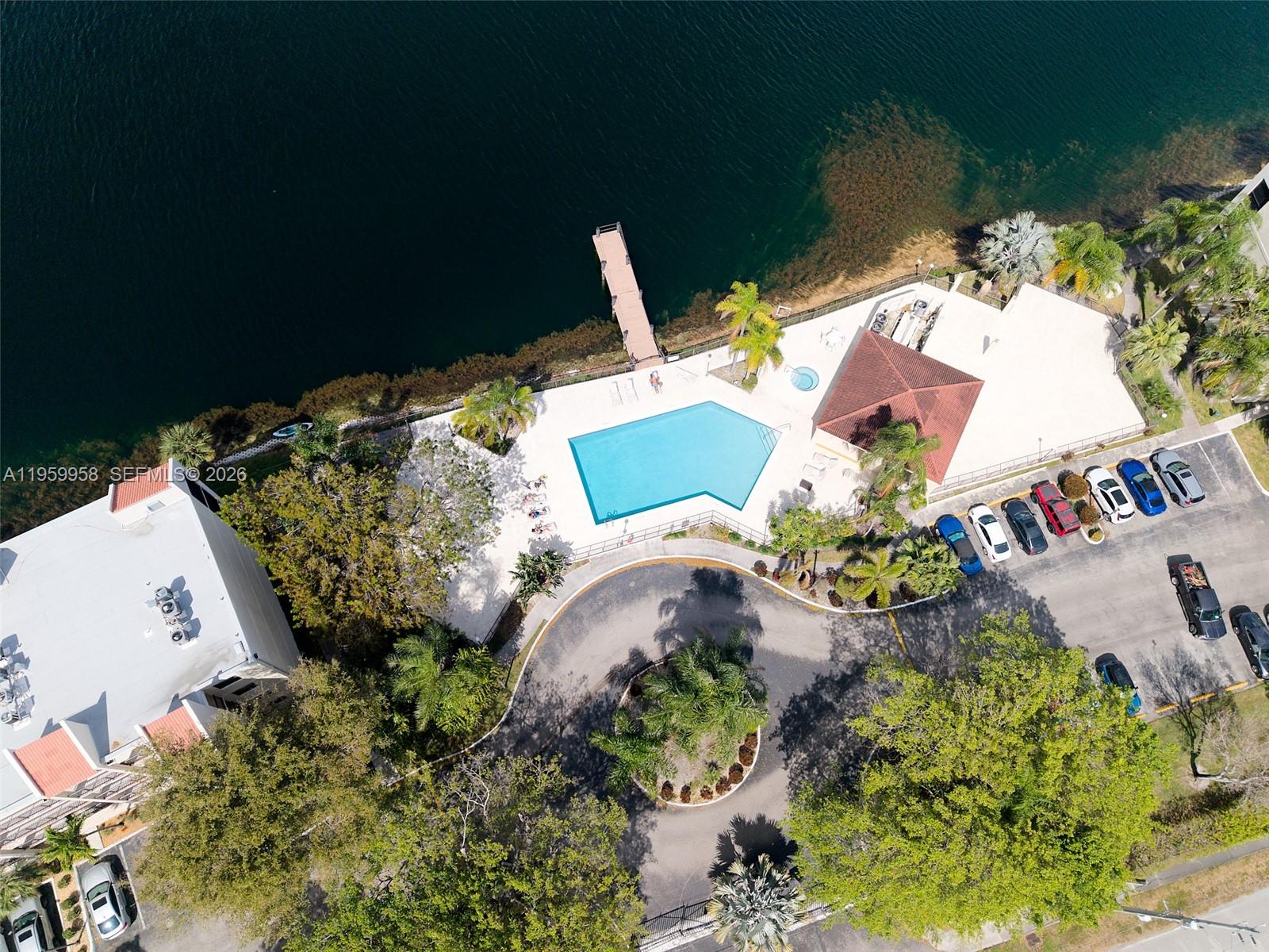 LAKE EMERALD CONDOMINIUM - Residential