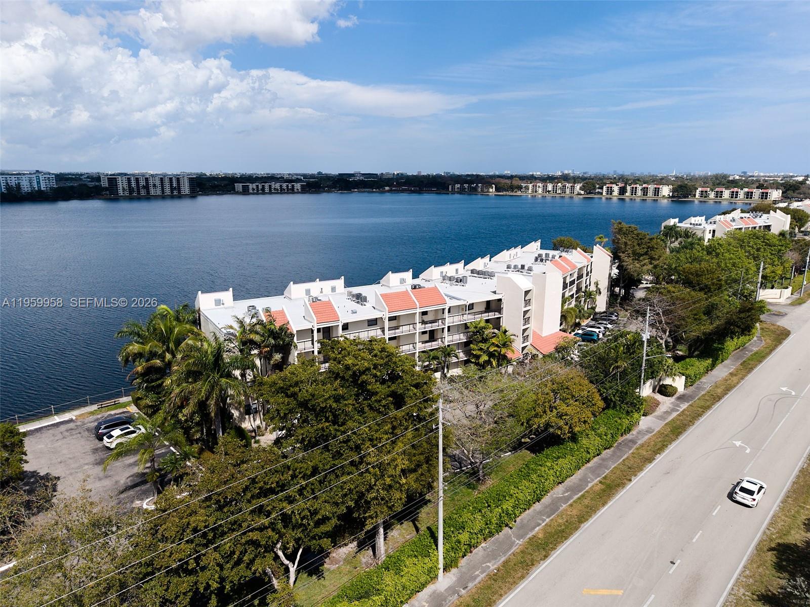 LAKE EMERALD CONDOMINIUM - Residential