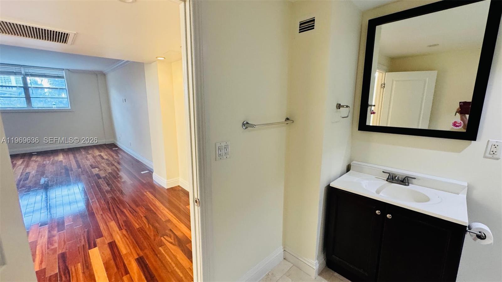 OCEANVIEW BUILDING A COND - Residential Lease