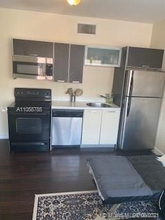 ELEVEN CONDO - Residential Lease