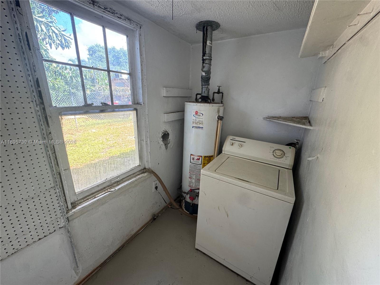 HOLLYWOOD BEACH GARDENS - Residential Lease