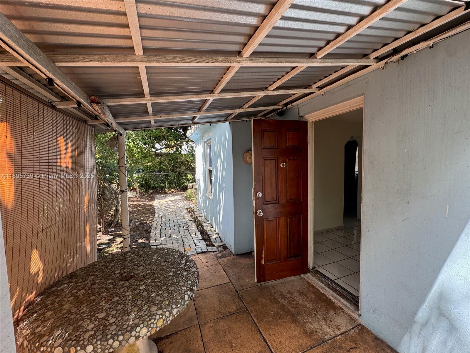 HOLLYWOOD BEACH GARDENS - Residential Lease
