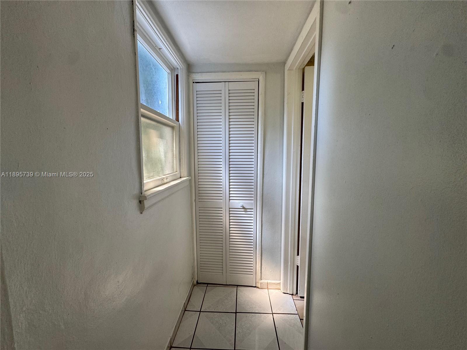 HOLLYWOOD BEACH GARDENS - Residential Lease