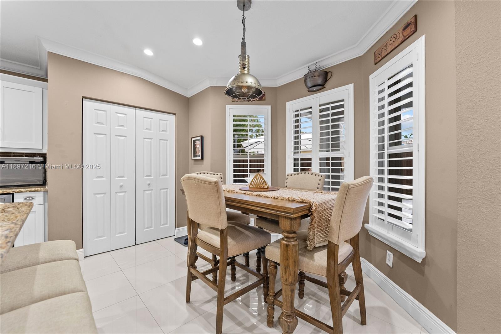 OAK CREEK NORTH REPLAT - Residential Lease