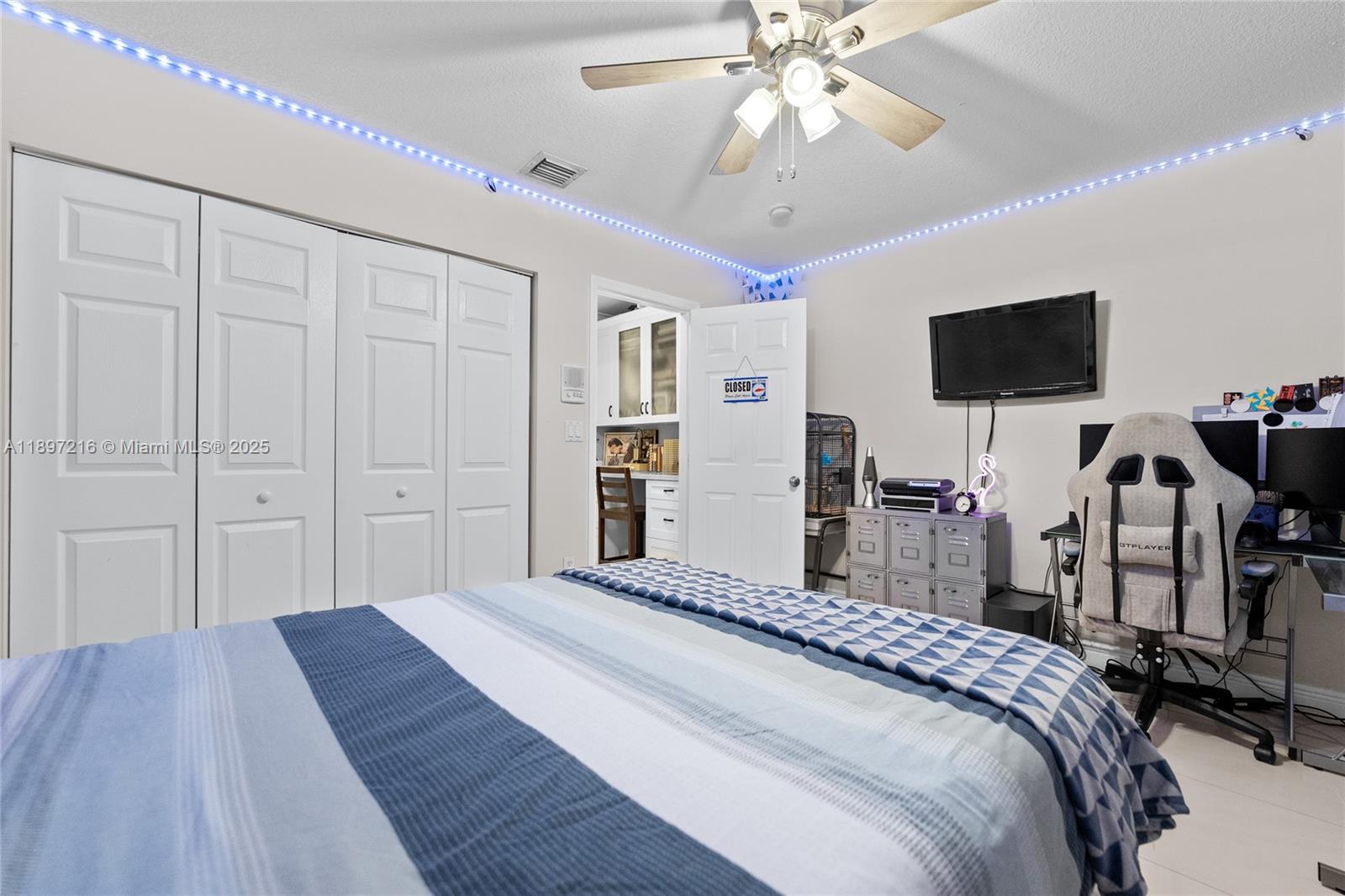OAK CREEK NORTH REPLAT - Residential Lease