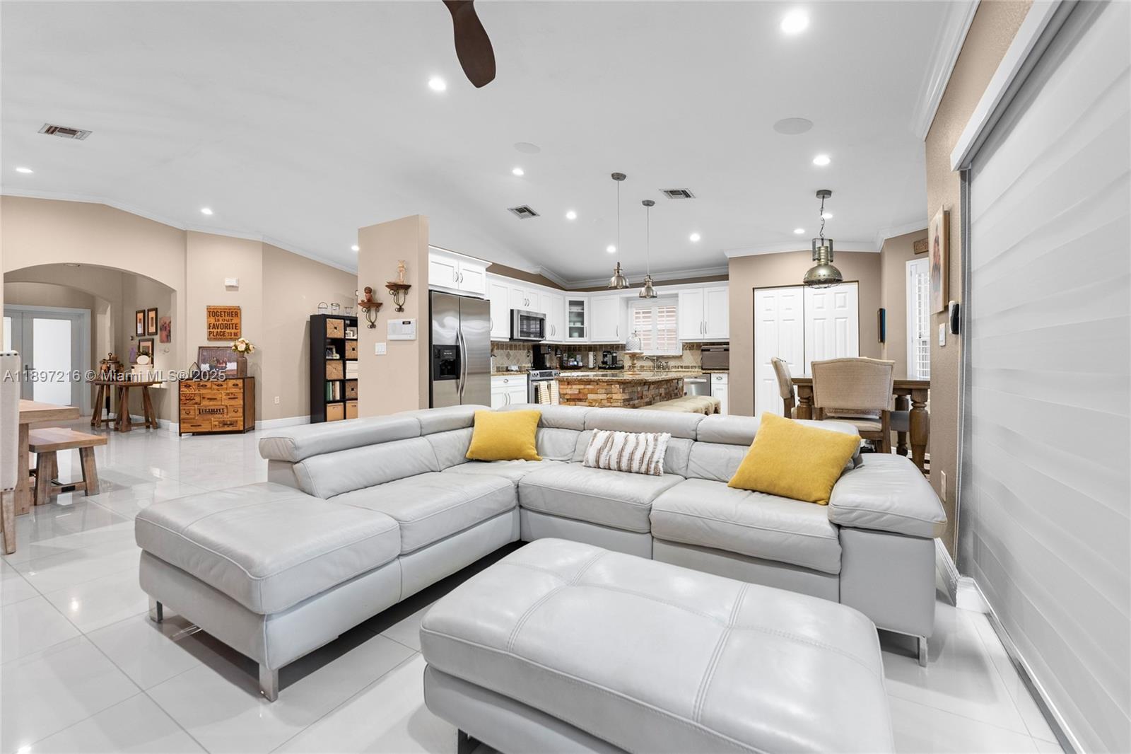 OAK CREEK NORTH REPLAT - Residential Lease