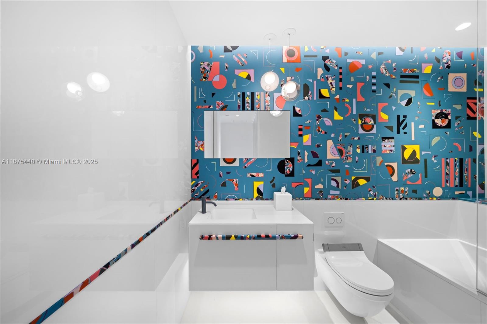 CONTINUUM ON SOUTH BEACH - Residential