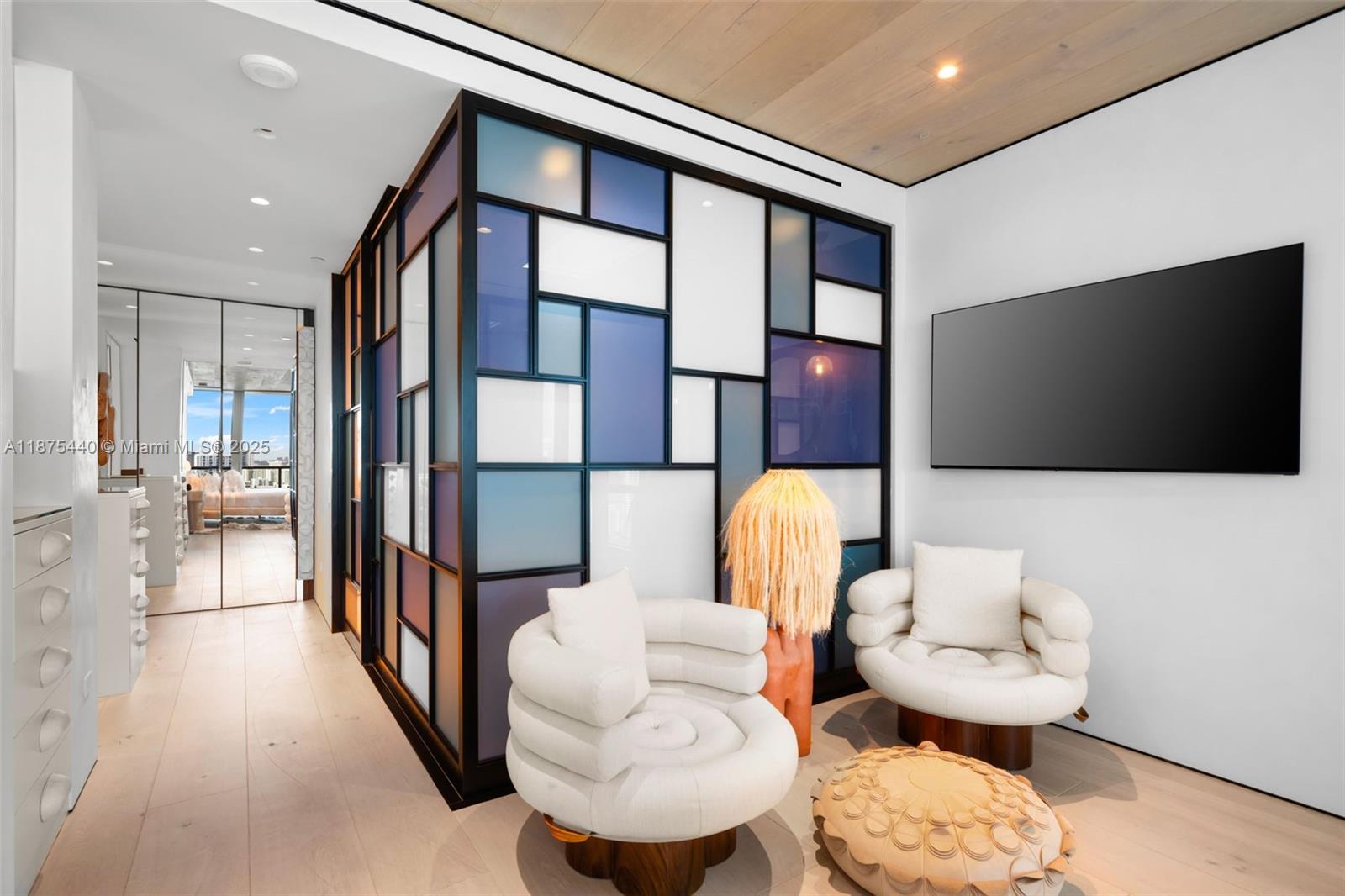 CONTINUUM ON SOUTH BEACH - Residential