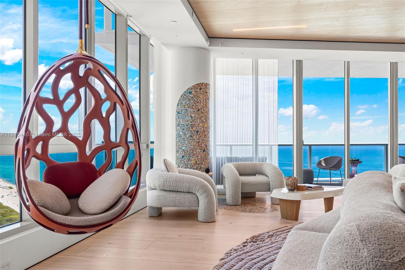 CONTINUUM ON SOUTH BEACH - Residential