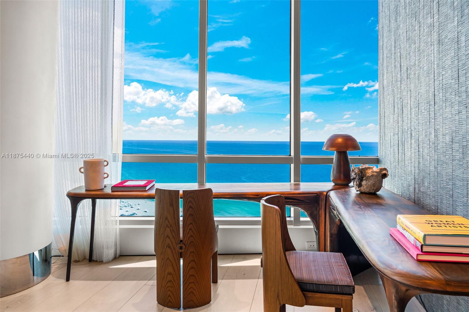 CONTINUUM ON SOUTH BEACH - Residential