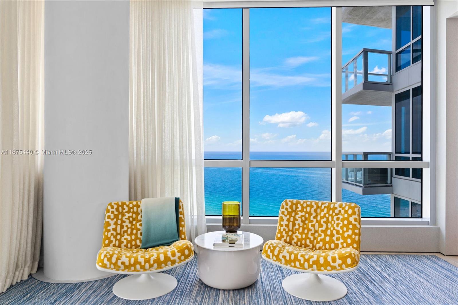 CONTINUUM ON SOUTH BEACH - Residential