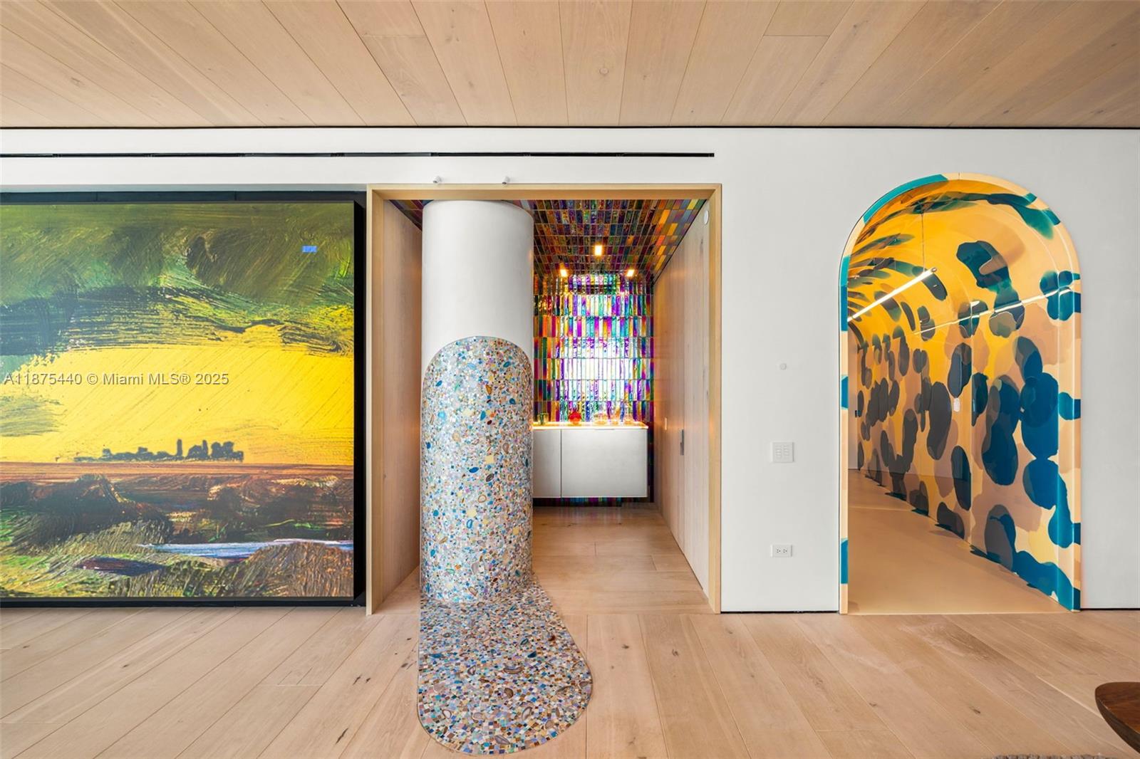 CONTINUUM ON SOUTH BEACH - Residential