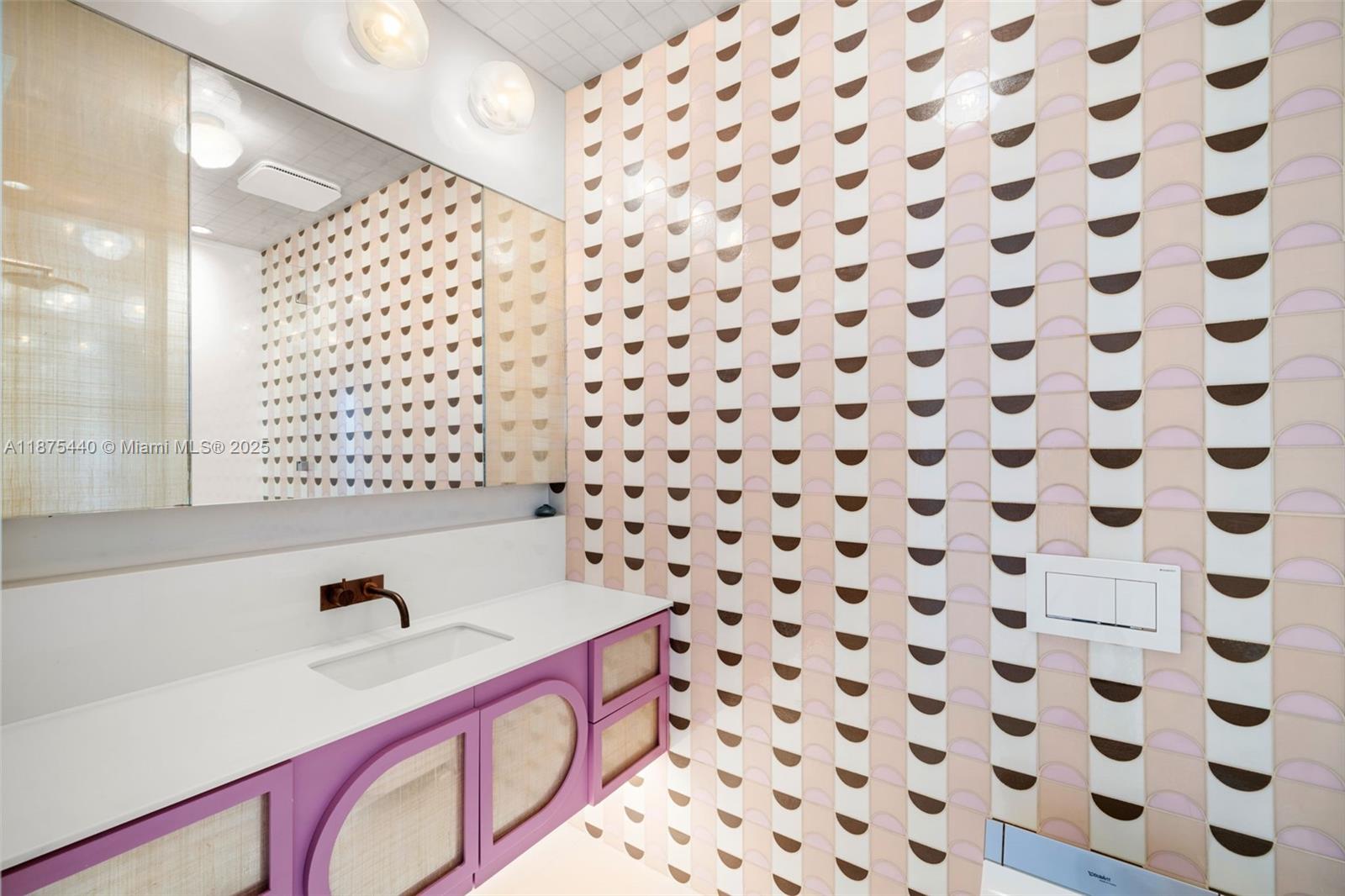 CONTINUUM ON SOUTH BEACH - Residential