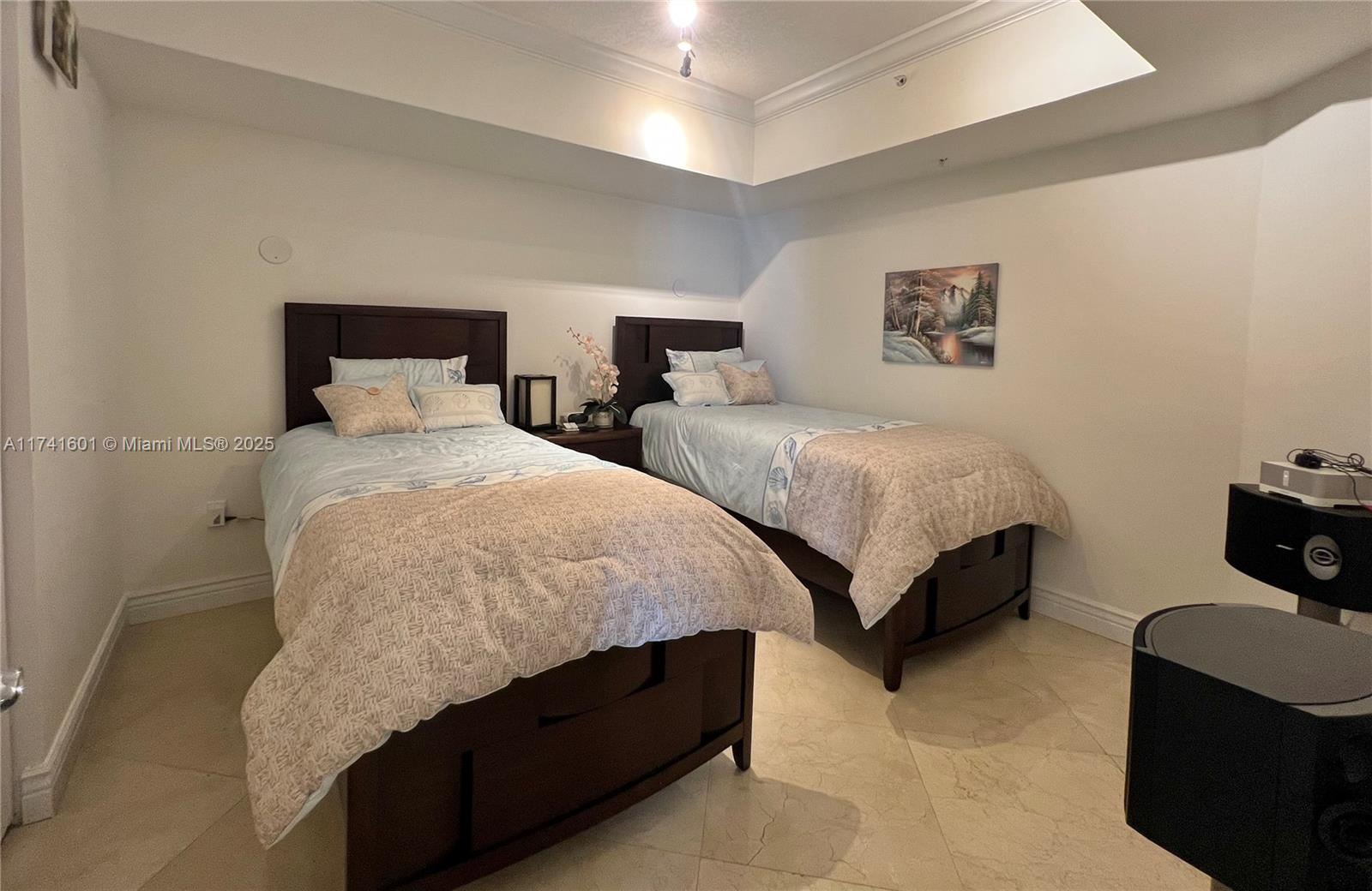 LA PERLA CONDO - Residential