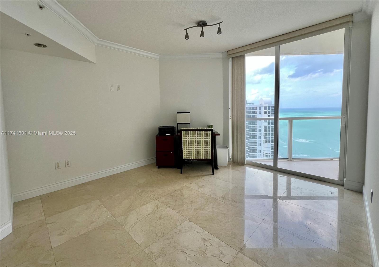 LA PERLA CONDO - Residential