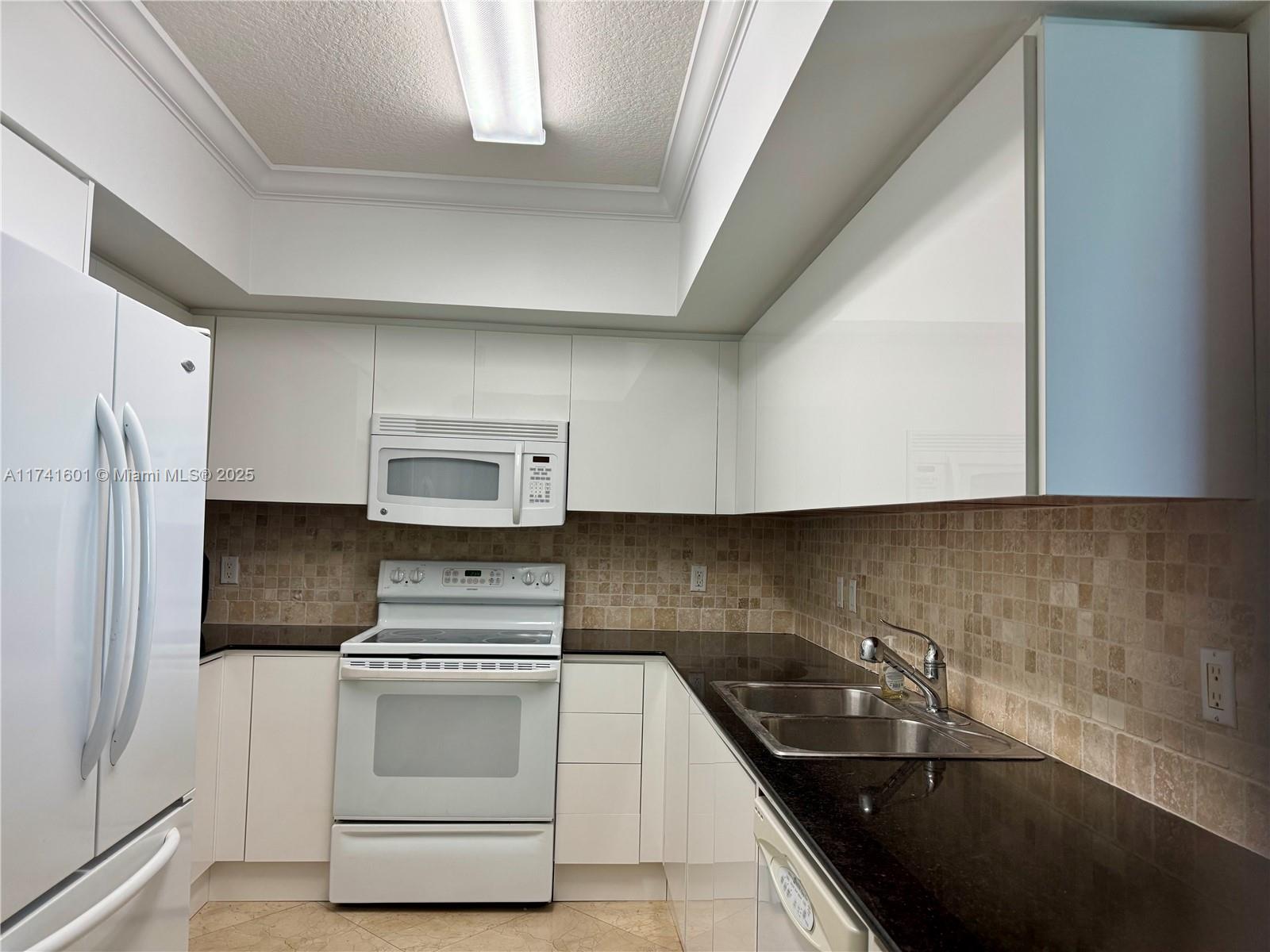 LA PERLA CONDO - Residential