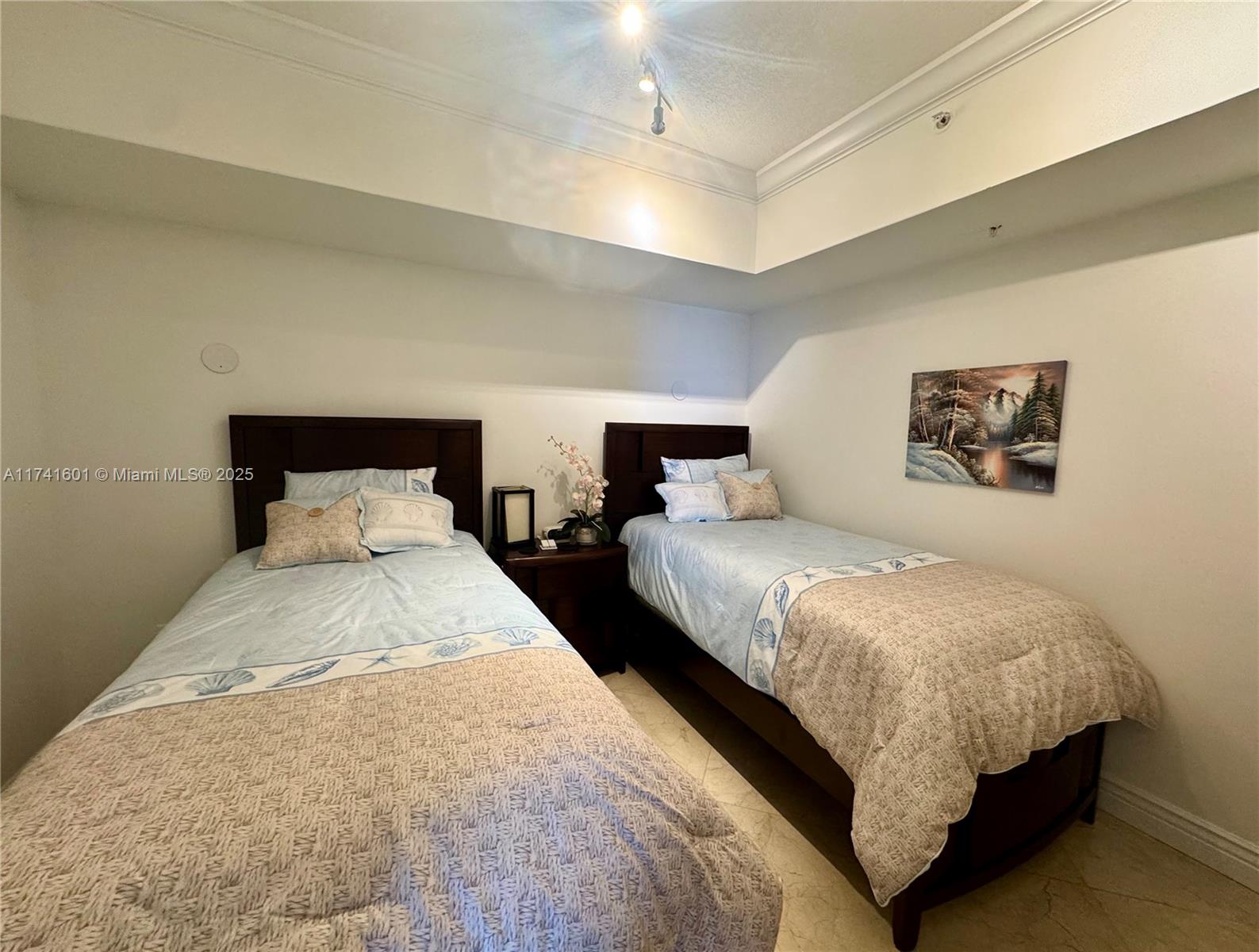 LA PERLA CONDO - Residential