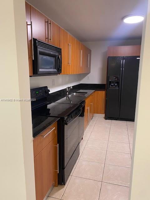 RESIDENCES ON HOLLYWOOD B - Residential