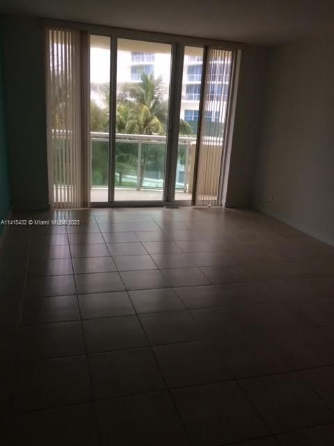 RESIDENCES ON HOLLYWOOD B - Residential