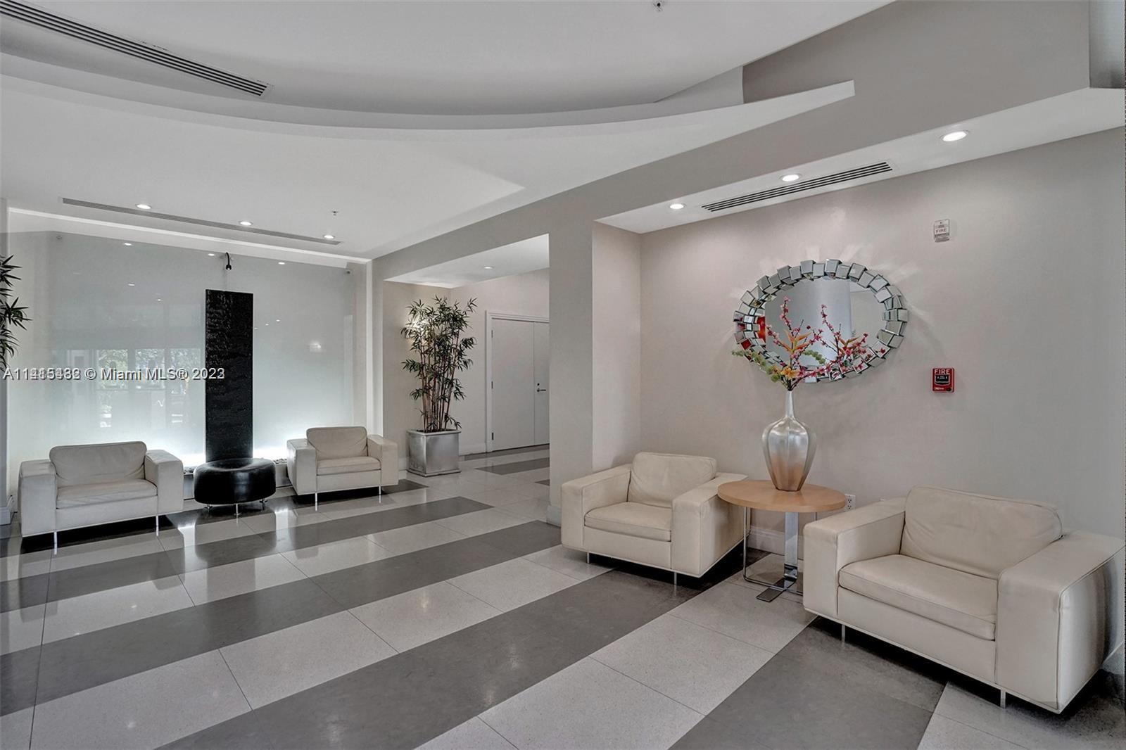 RESIDENCES ON HOLLYWOOD B - Residential