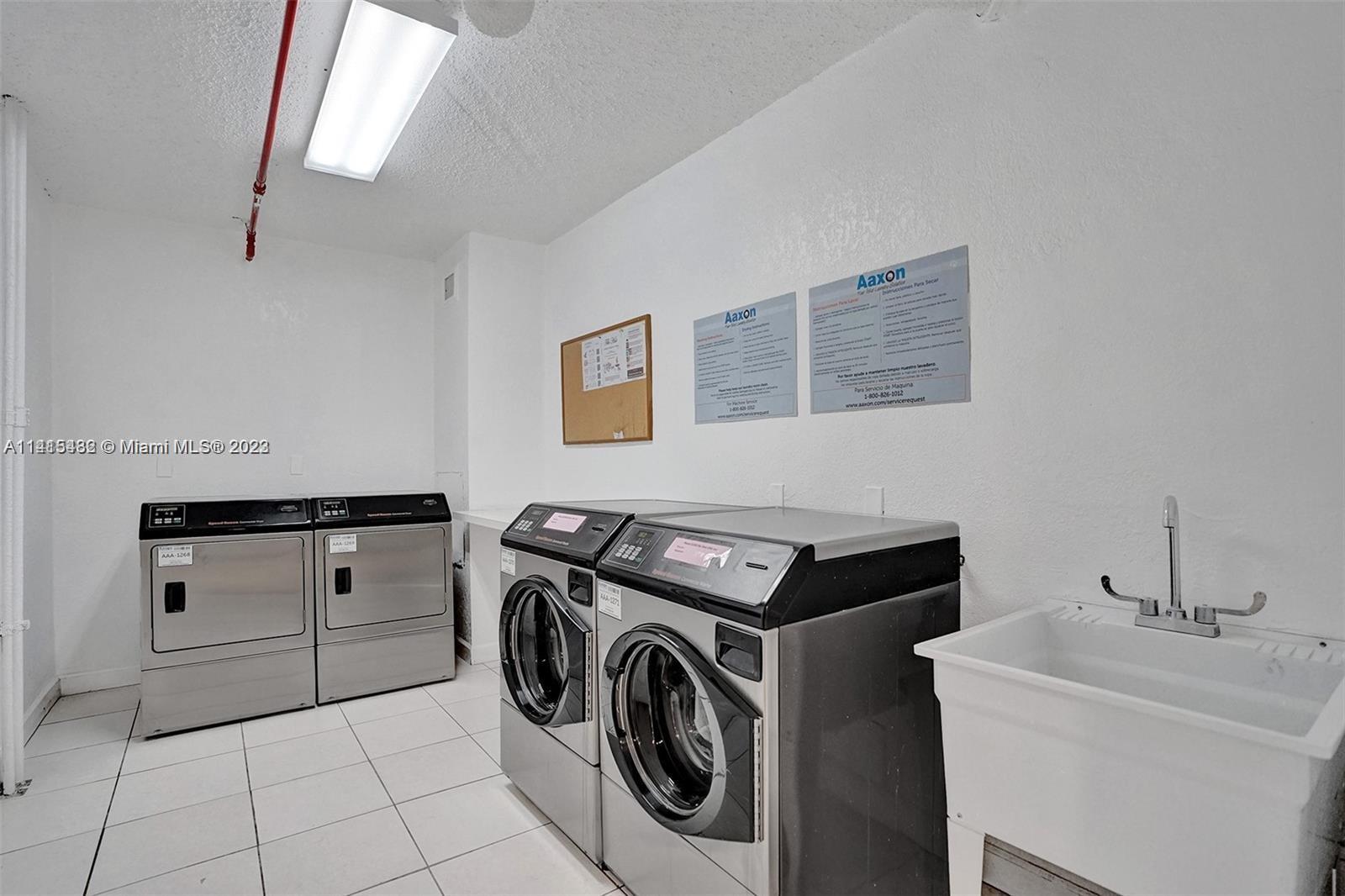 RESIDENCES ON HOLLYWOOD B - Residential