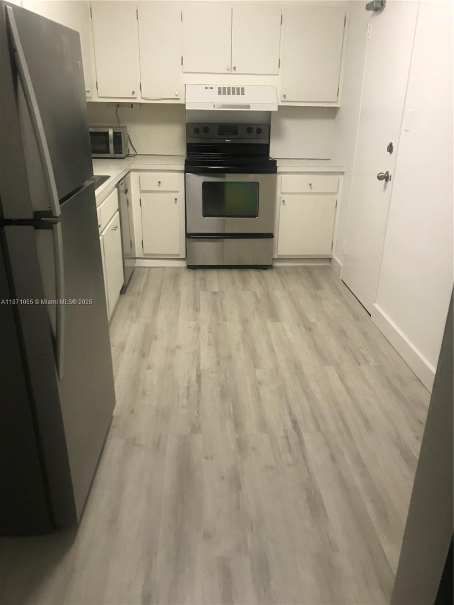 10185 Collins Ave 815
